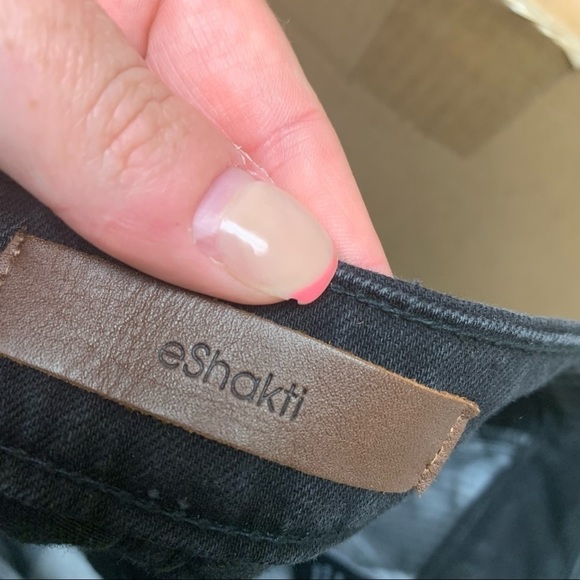 Eshakti Black High Rise Flare Jeans - Picture 4 of 9